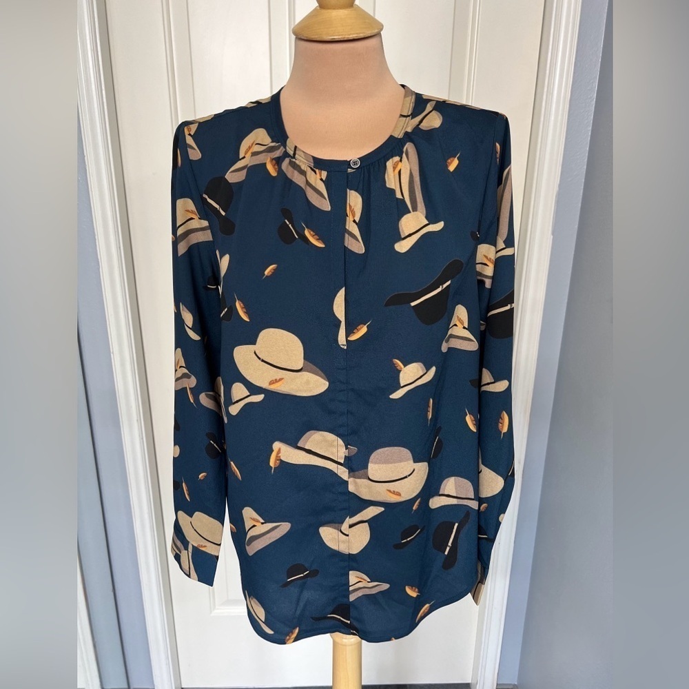 Bass Women's Size Small Novelty Print Hats Round Neck Blouse Long Sleeve
